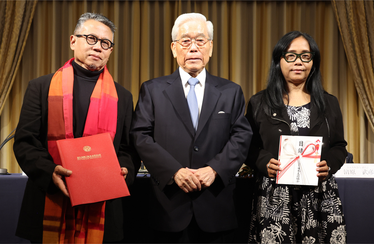 Kiri - Kanan_ Nirwan Dewanto (Direktur Utama Komunitas Salihara), Hisashi Hieda (Direktur the Japan Art Association), Ening Nurjanah (Direktur Program Komunitas Salihara)