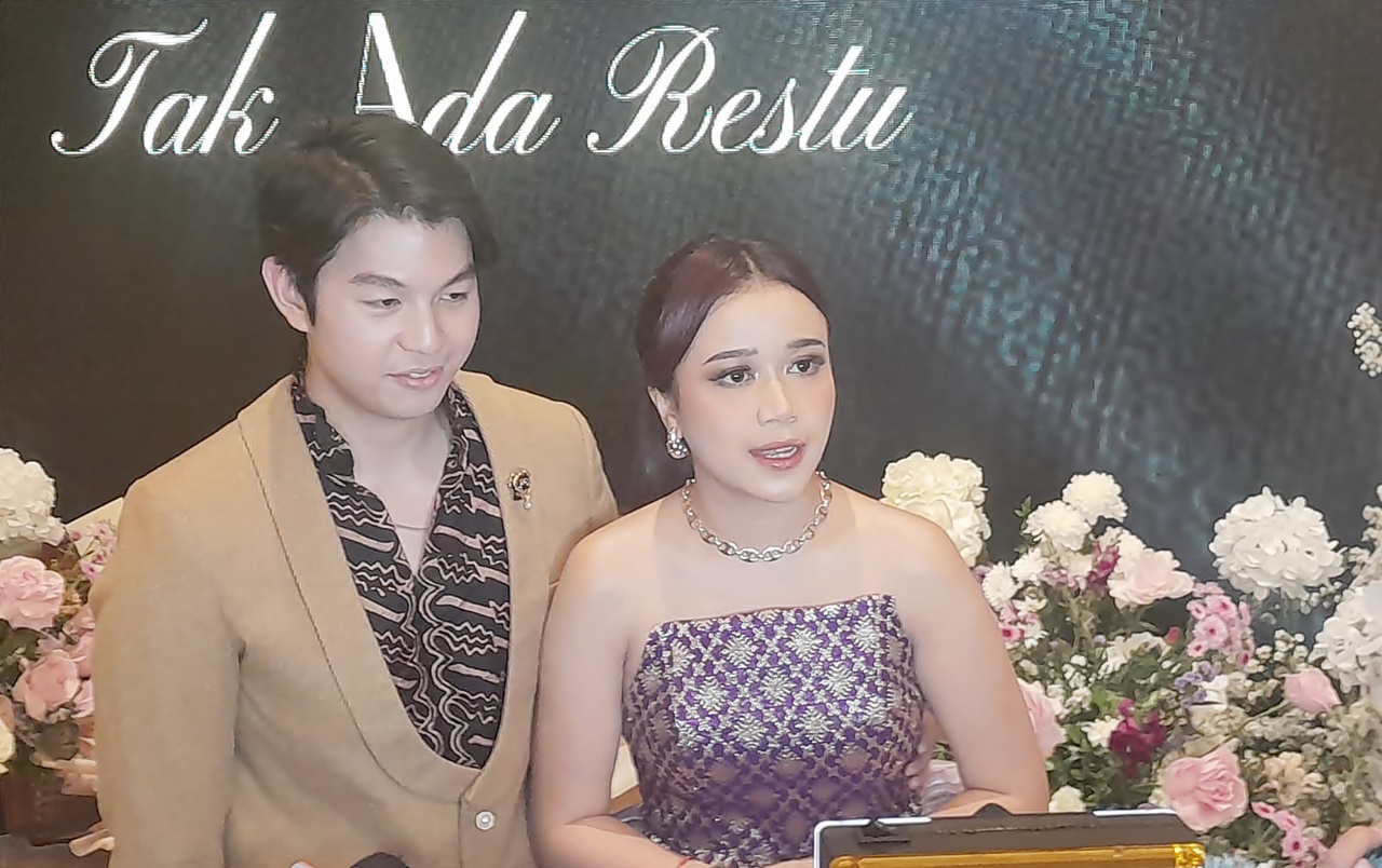 Jodie Brisia dan kekasih